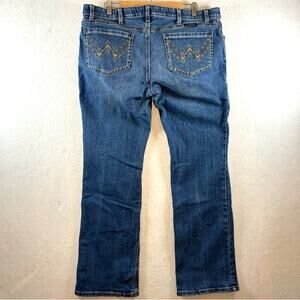 Wrangler Women Riding Jeans Shiloh Sz 17x34 Blue Medium Wash Embroidered Cowgirl